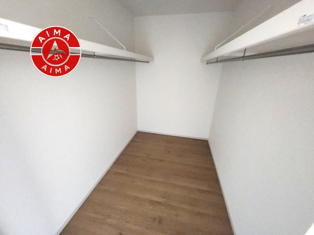 福岡市東区大岳2丁目第2-1棟（1号棟）の収納|洋服や大きな荷物が多い方や人数の多いご家族などは、一般的なクローゼットよりもウォークインクローゼットのほうが使い勝手が良いです。