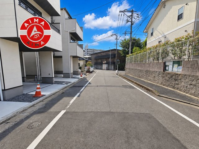 福岡市博多区光丘町3丁目第1-2棟（2号棟）の外観|前面道路含む現地の写真です。