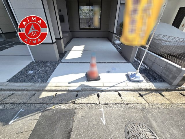 福岡市博多区光丘町3丁目第1-2棟（2号棟）の外観|広々した駐車場です。