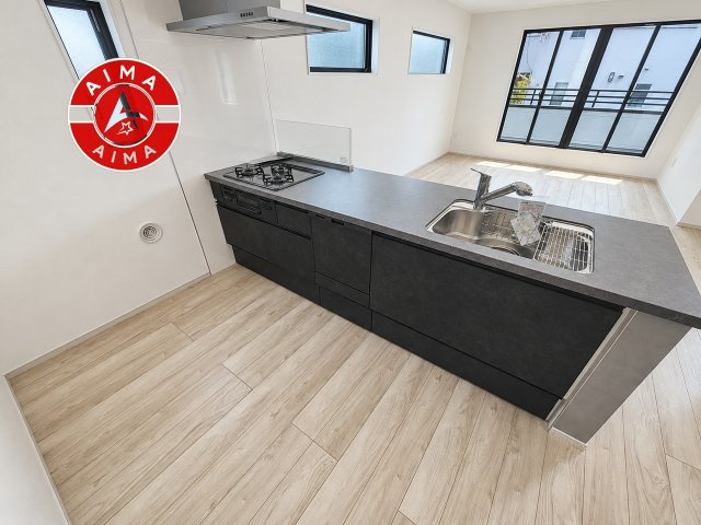 福岡市博多区光丘町3丁目第1-2棟（2号棟）のキッチン|ダイニングテーブルへの配膳がラクラク、お料理はかどるカウンター付きシステムキッチン！