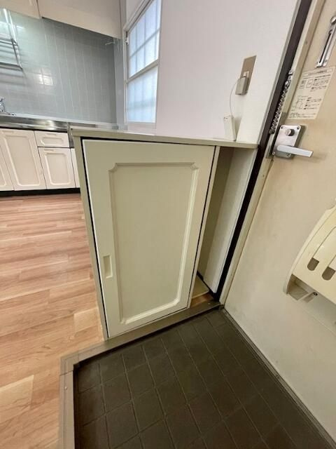 サンシティ塚越の玄関