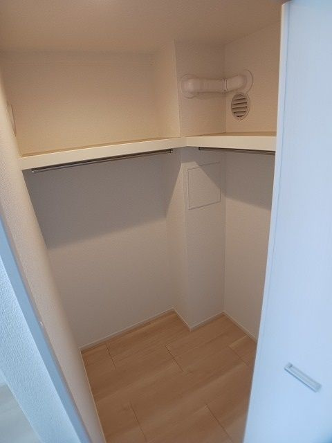 CREVANCE亀戸の収納|ウォークインクローゼット