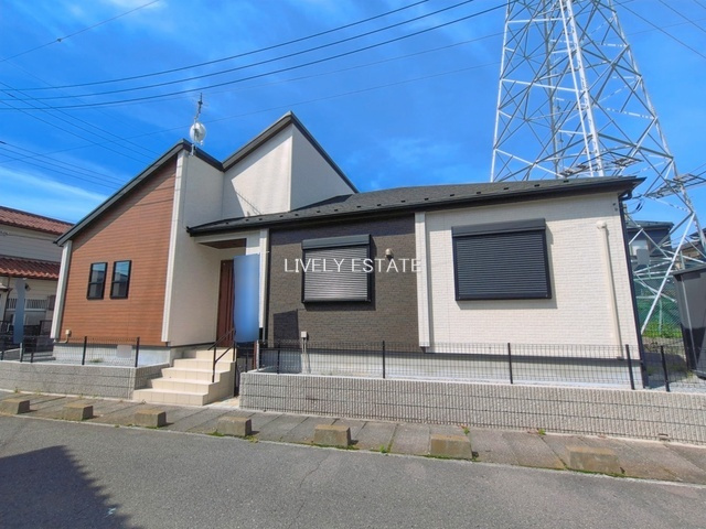 草加市新里町 中古戸建の外観