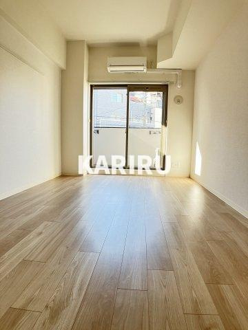 プレサンス水都OKAWAの居間・リビング