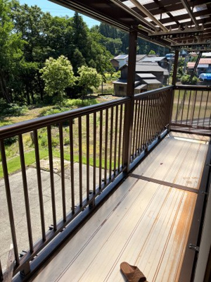 【バルコニー】 | 長岡市小国町三桶　オール電化　9DK