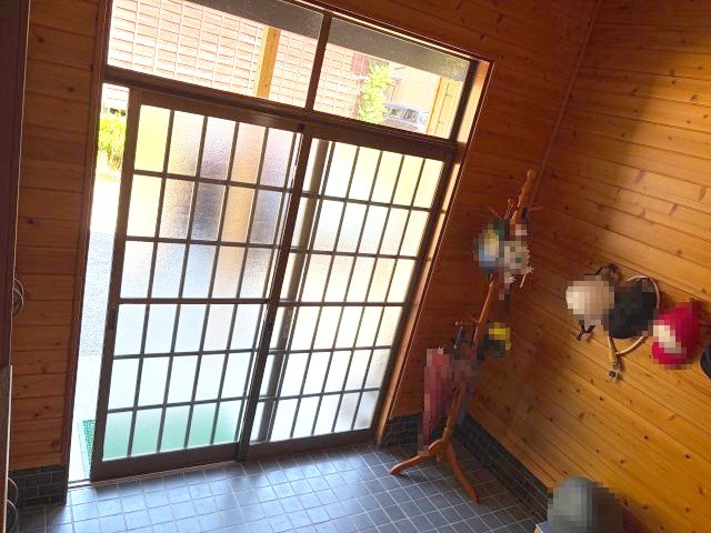 【玄関】 | 長岡市小国町三桶　オール電化　9DK