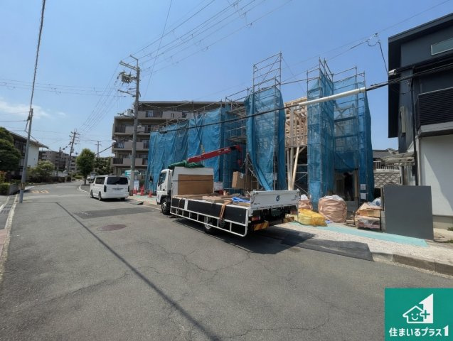 池田市五月丘　第2期　新築一戸建ての前面道路含む現地写真|周辺は落ち着いた街並みの住宅地！子育てがしやすい住環境です！まだ未完成ですが、現地でしかわからない事もございます。是非一度ご覧ください。
