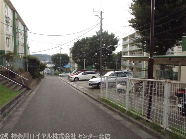 【駐車場】