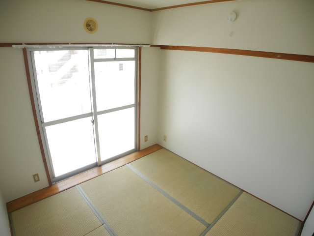 ビレッジハウス愛野1号棟の寝室|※室内画像は類似物件のもの