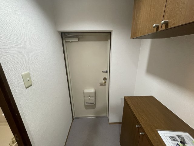 サクシード甲子園の玄関