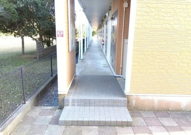 レオパレスサンライズビューＢのエントランス