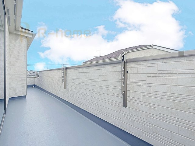 ひたちなか市津田　新築戸建て　A号棟のバルコニー|お布団やラグなどの大きな物も干しやすい広々としたバルコニー！