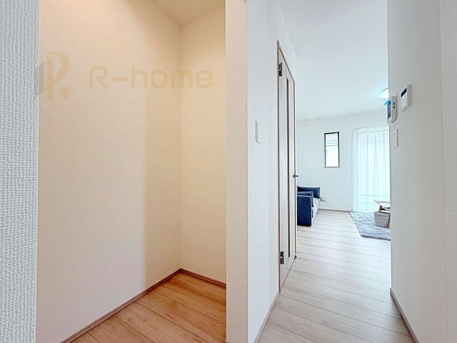 ひたちなか市津田　新築戸建て　A号棟の収納|キッチンにはパントリーを設置！キッチン回りの整理整頓の悩みも解決♪