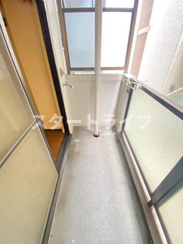 大阪市淀川区三国本町２丁目の賃貸マンションのバルコニー