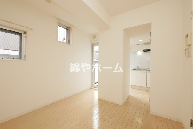 CHATEAU NAMBA RIPPLEの洋室|洋室です