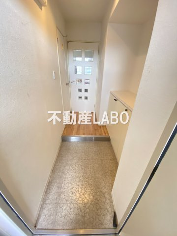 メロディハイム東帝塚山の玄関