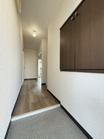 八八マンションの玄関