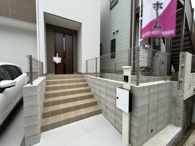 明石市藤江新築戸建の玄関