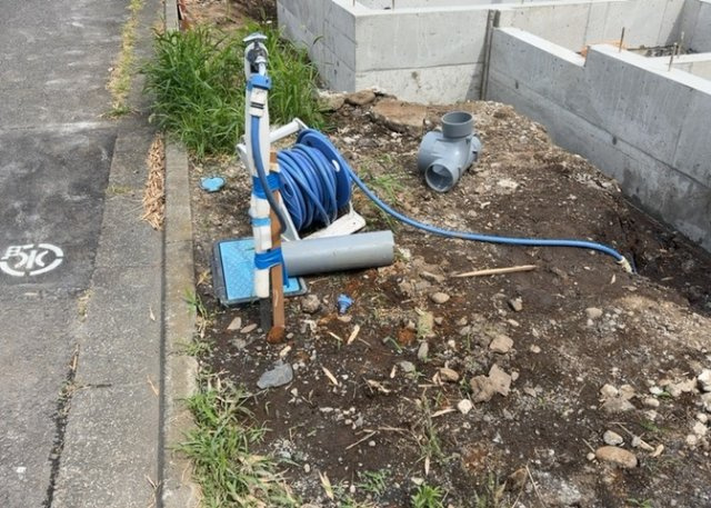 【設備】 | 敷地内には、散水栓や立水栓があります。水道水を直接利用できるため、水を運ぶ手間を省くことが出来ます。大量の水を必要とする洗車作業や清掃などに役立ちます。その他設備とあわせて、現地でご確認ください。
