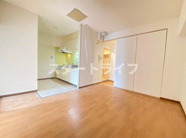 大阪市淀川区十八条２丁目の賃貸マンションの居間・リビング