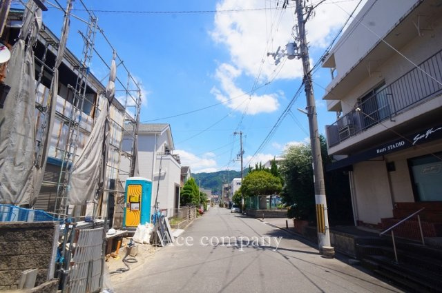 【前面道路含む現地写真】 | 八尾市東山本新町丁目 | 南向き☆【前面道路：広々幅員6.7ｍ☆】
