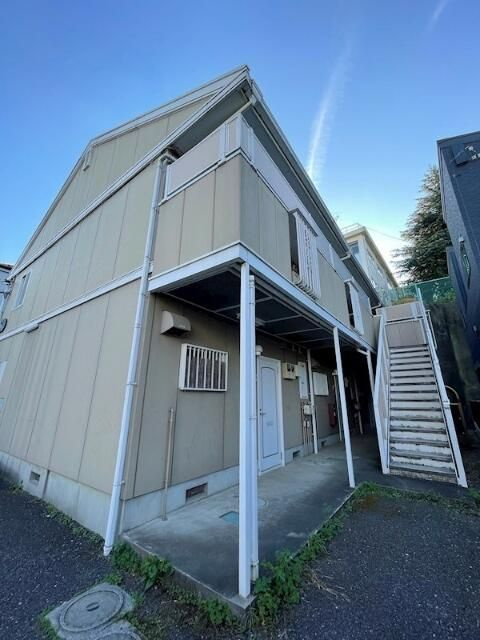 リアスチックハウスの外観