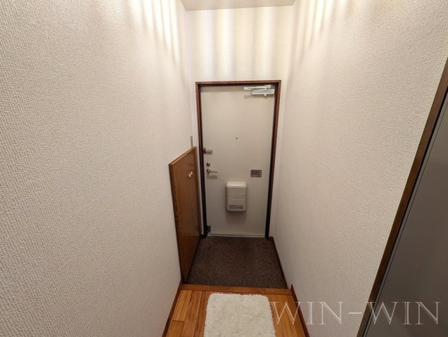ユトリロキャッスルの玄関|イメージ（同建物内別部屋の写真です）