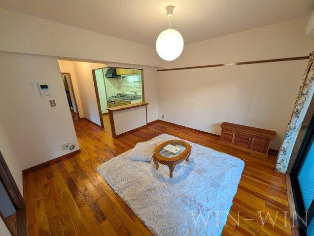 ユトリロキャッスルの居間・リビング|イメージ（同建物内別部屋の写真です）