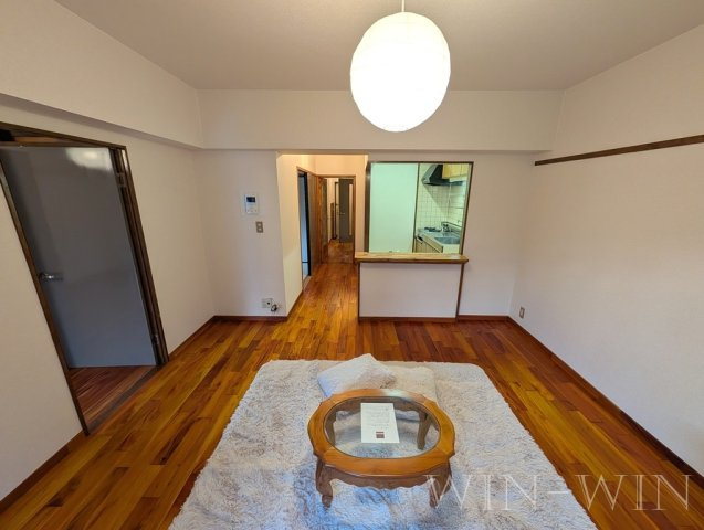 ユトリロキャッスルの居間・リビング|イメージ（同建物内別部屋の写真です）