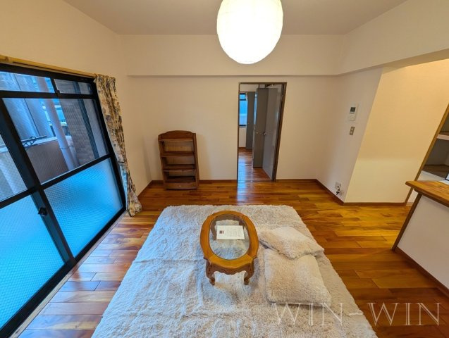 ユトリロキャッスルの居間・リビング|イメージ（同建物内別部屋の写真です）
