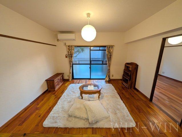 ユトリロキャッスルの居間・リビング|イメージ（同建物内別部屋の写真です）