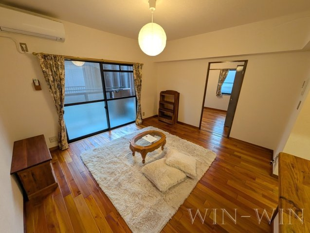 ユトリロキャッスルの居間・リビング|イメージ（同建物内別部屋の写真です）
