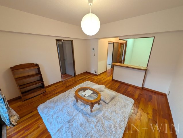 ユトリロキャッスルの居間・リビング|イメージ（同建物内別部屋の写真です）