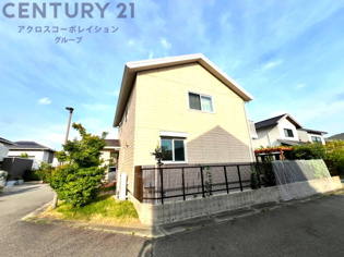 軽量鉄骨造2階建て