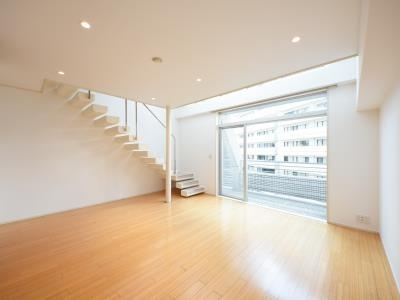 キャビンアリーナ赤坂の居間・リビング