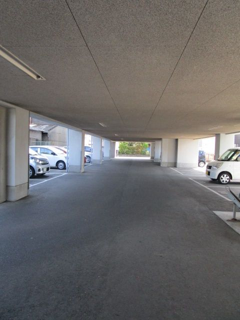 北野ガーデンコートの駐車場