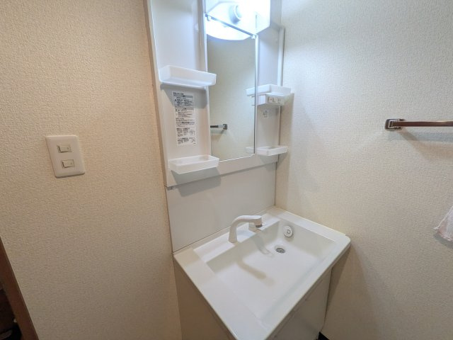 コーポランド折尾東口（C-21）の独立洗面台