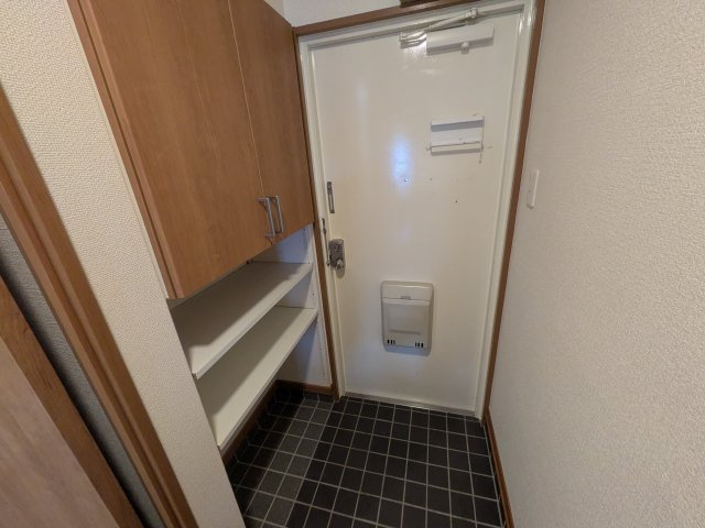 コーポランド折尾東口（C-21）の玄関