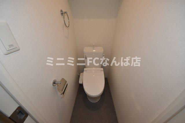 セレニテ難波グランデシュッドのトイレ