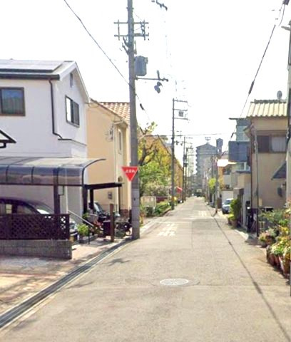 記田町1丁目の前面道路含む現地写真|前道は陽当たり・風通しが良い幅員6ｍ
