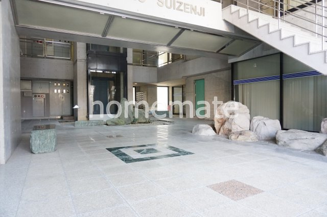 熊本市中央区水前寺１丁目の賃貸マンションのエントランス