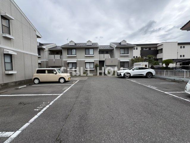 メゾンみやまの駐車場|当社、チルホームのHPもご覧ください(^^)/物件情報多数♪