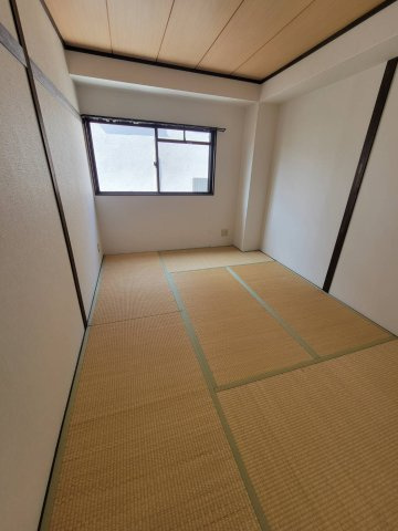 メゾンロイヤルの和室