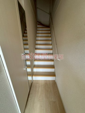 ジュネスの玄関|明るい玄関です