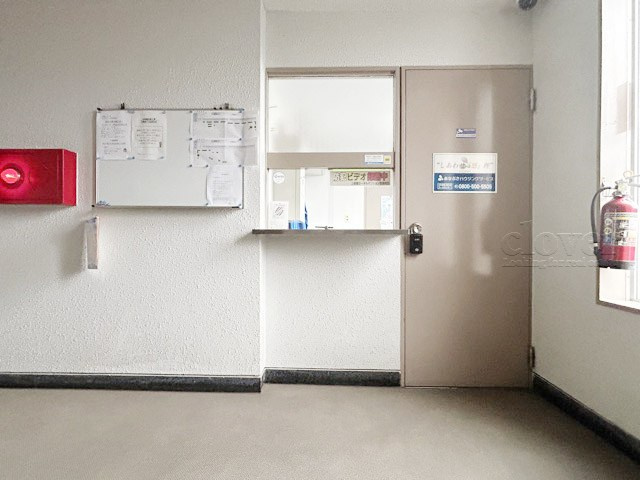 【受付】 | 上板橋カーネル | 管理人さんが勤務する管理室です。マンションに出入りする人たちを見守り、注意を払ってくれています。～即日のご見学可能～　お問合せはお気軽にどうぞ。
