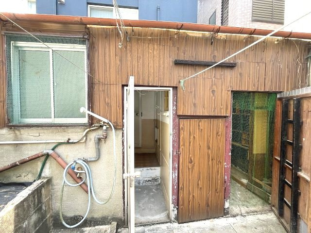 南区六条町三丁目　売地の周辺|現地上物内装　2026年5月21日撮影