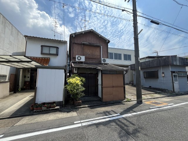 南区六条町三丁目　売地の外観|現地写真(上物有)　2026年6月11撮影