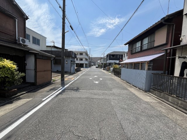 南区六条町三丁目　売地の前面道路含む現地写真|現地写真　2026年6月11撮影