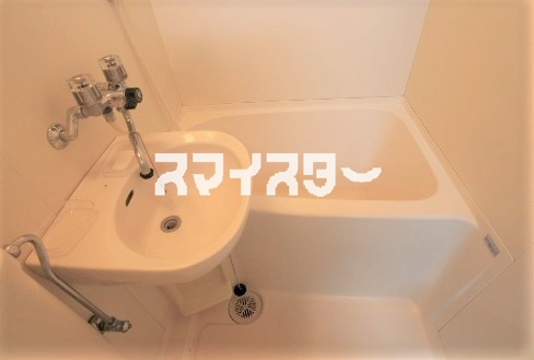 八王子市館町の賃貸マンションの洗面所