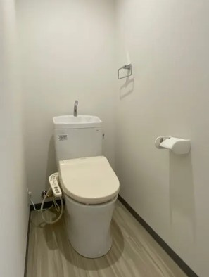 八王子市館町の賃貸マンションのトイレ